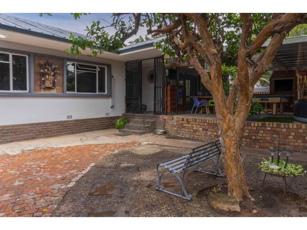 4 Bedroom House in De Zoete Inval, RL929406 Just Property